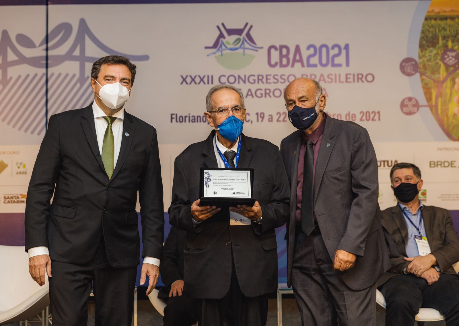 Pesquisador do Instituto de Pesquisa Agropecuária do Leste Brasileiro, e teve atuação na Associação Nordestina de Crédito e Assistência Técnica Rural de Sergipe (Ancarse)